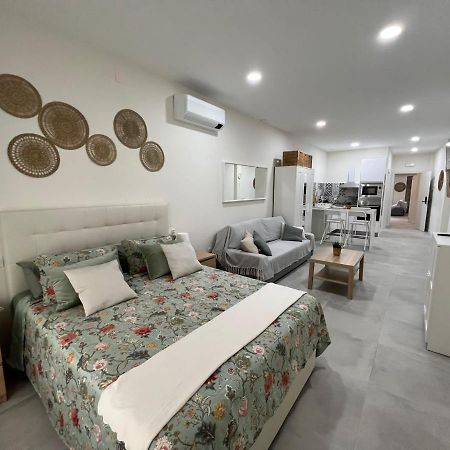 Centro Estudio Trinidad Malaga 3 Eksteriør billede