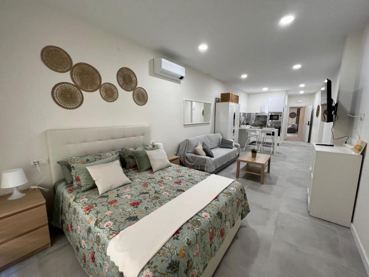 Centro Estudio Trinidad Malaga 3 Eksteriør billede