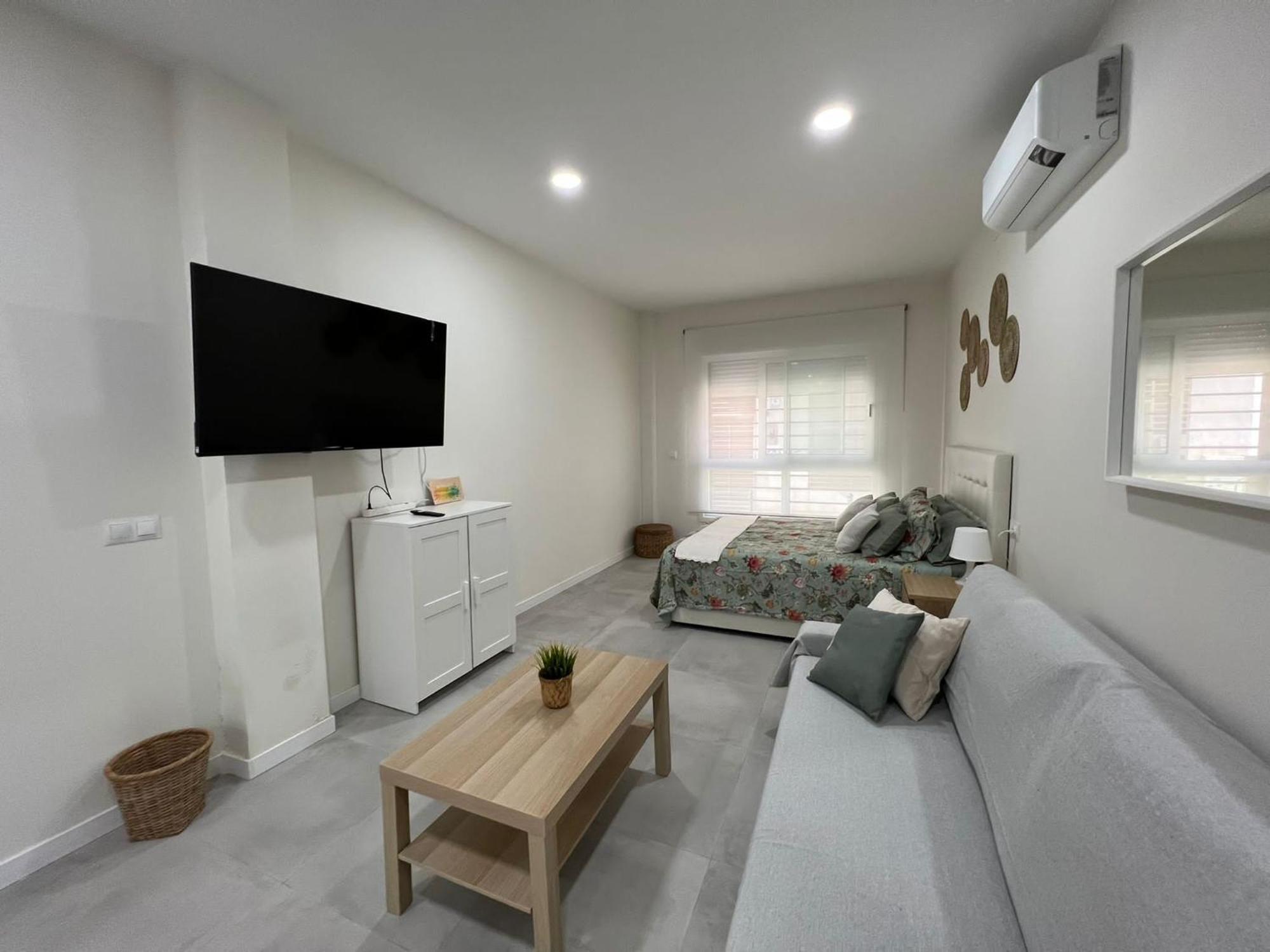 Centro Estudio Trinidad Malaga 3 Eksteriør billede